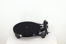 Rega Planar 8 Turntable/Ania