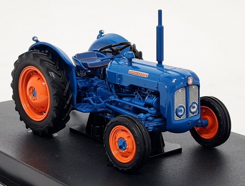 Scale fordson dexta - scale,