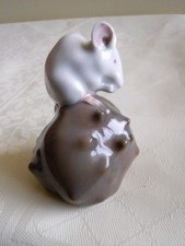 Royal Copenhagen Mouse on a
