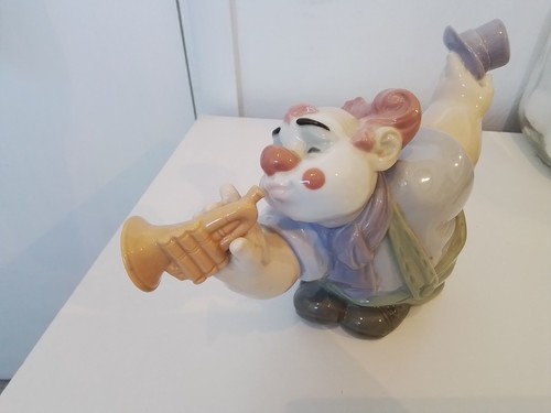 Nao lladro clown trumpet - by,