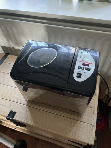 Morphy richards bread maker - bread,