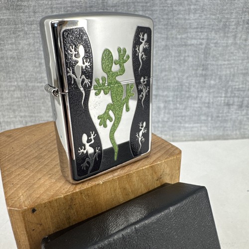 2009 zippo lighter green - 2009,