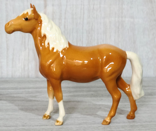 Beswick heads pony - beswick, up