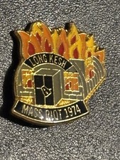 vintage enamel long kesh mass riot 1974 prison badge pin