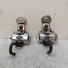 Q Straint Pair Of Unwin