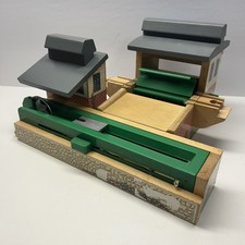 SODOR SAWMILL DUMPING DEPOT ! THOMAS FRIENDS WOODEN RAILWAY TRAIN w/ Ramp Track