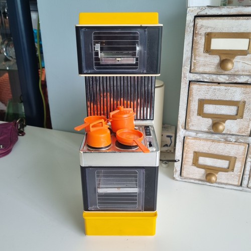 Sindy magic cooker - sindy's, vintage
