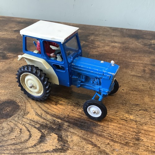 Britains farm ford tractor - britains,