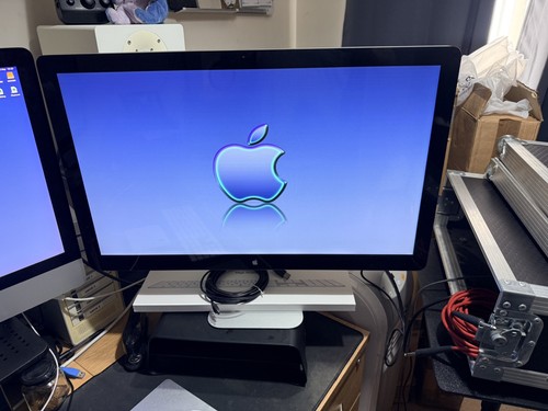 Apple thunderbolt display - thunderbolt,