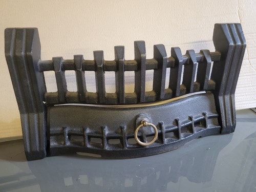 Black fire grate - fire, front
