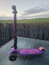 Micro Maxi Purple Deluxe LED Foldable   Scooter  Very Good Condition