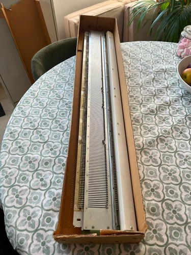 Empisal knitmaster model 230 - model,