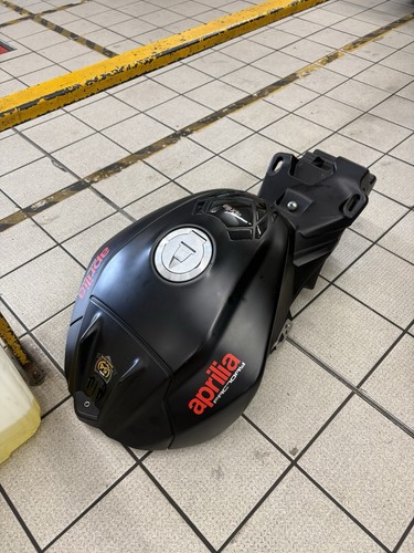 Aprilia rsv4 2015 fuel - aprilia,