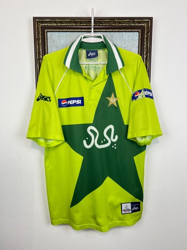 Vintage 1999 asics pakistan - vintage,