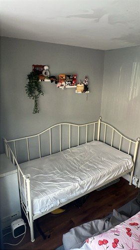 White single bed - bed, frame