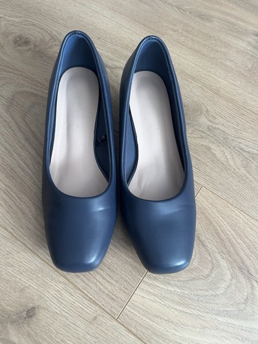 Navy cabin crew - crew, shoes