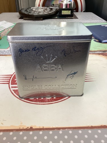 Tin box set - cd, singles
