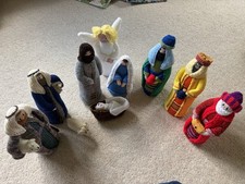 Hand knitted nativity set mary - hand,