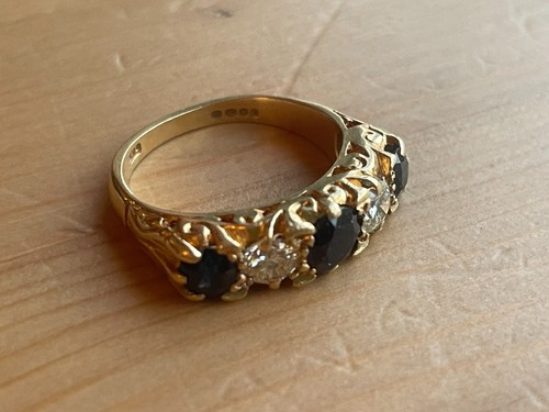 18ct gold sapphire diamond - sapphire,