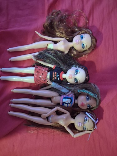 Bundle bratz dolls - of,