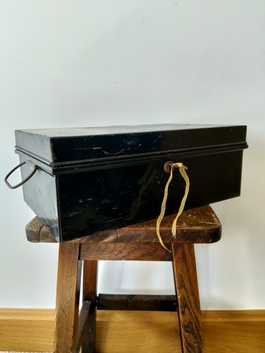 Vintage black metal locking - black,