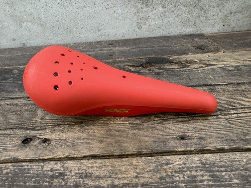 Red kmx kobe bmx seat - bmx, vintage