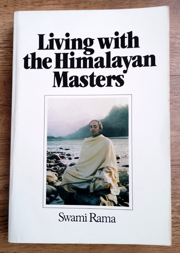 Living with the himalayan - living,