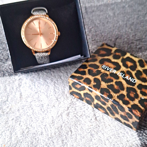River island quartz analogue - quartz,