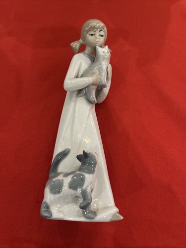 Casades girl with cats - girl,