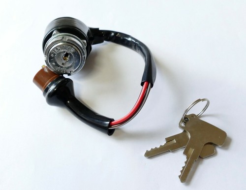 Ignition lock with - round, plug