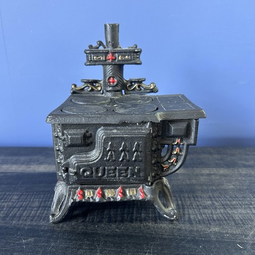 Vintage queen miniature - vintage,