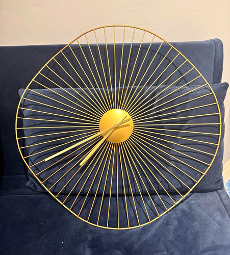 Gold tone round metal sunburst - tone,