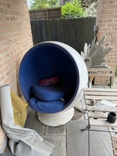 Vintage Retro Swivel Egg Chair in Great Condition