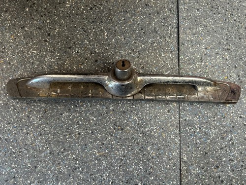 Tailgate boot handle and lock - boot,
