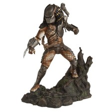 Diamond Select Predator