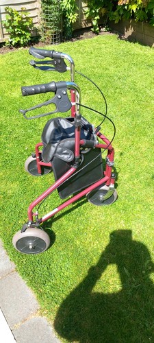 Walker wheeled folding - 3-wheeled,