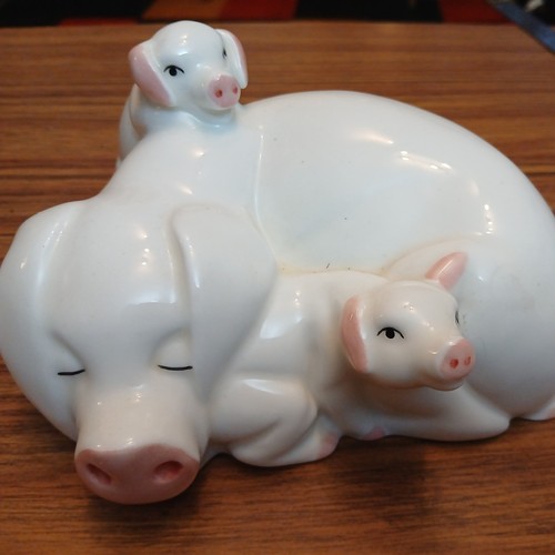 Beswick little likeables hide - beswick,