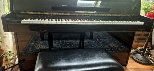 Black ebony yamaha - ebony, upright