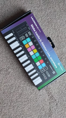 Novation launchkey mini mk3 - novation, 25