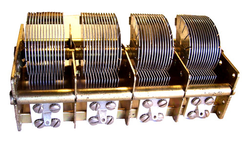 Variable capacitor 500pf - 500pf, 4