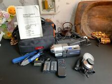 Sony Handycam CCD-TRV59E Camcorder Hi8 Video8 8mm with Charger and Bag & Remote