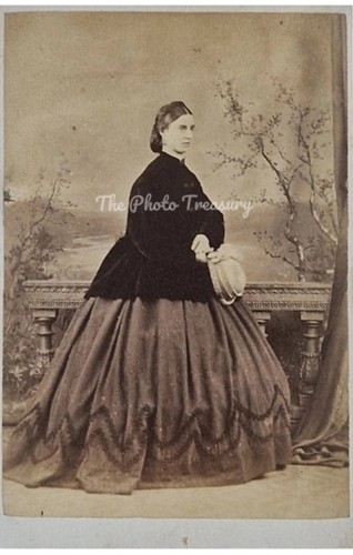 Cdv pretty lady crinoline - lady, in