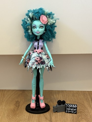 Monster high honey - honey, swamp