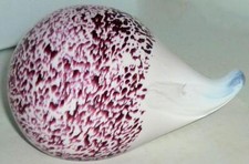 VINTAGE RETRO WEDGWOOD PINK WHITE GLASS HEDGEHOG PAPERWEIGHT FIGURE ORNAMENT