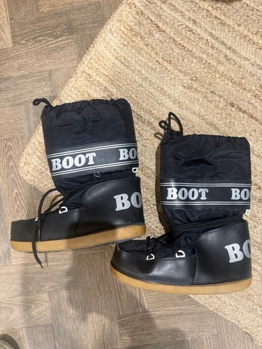 Black modes moon boots size - boots,