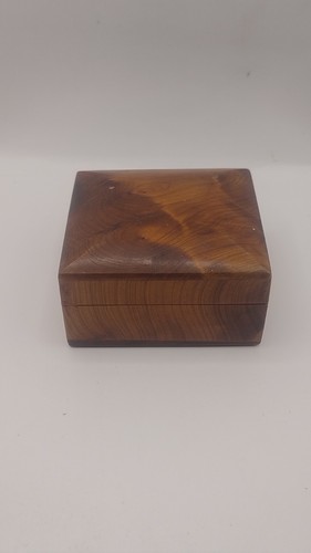 Beautiful hardwood thuya style - hardwood,