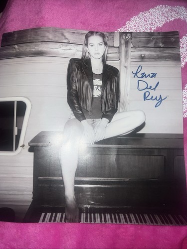 Lana del rey signed chemtrails - del,