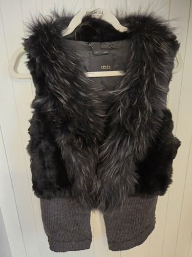 Black gilet rabbit and - gilet,
