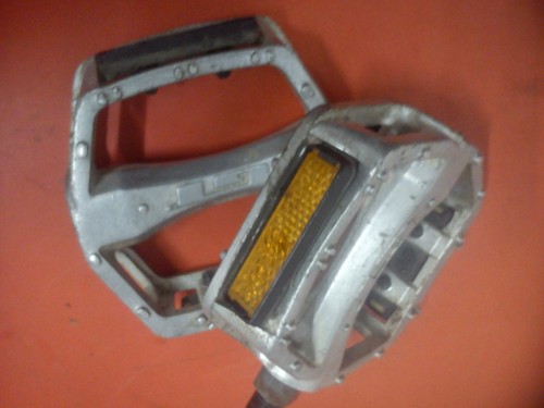 Bmx alloy pedals - gt,