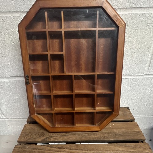 Octagon wall mounted - octagon, display